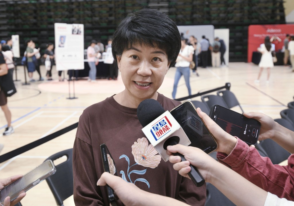 50多歲的Monique。 50多歲的Monique。