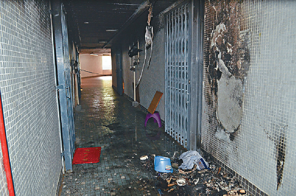 寶林邨寶智樓周日3個樓層的單位不約而同發生火警。資料圖片