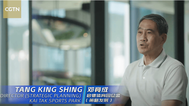 曾任警務處處長的鄧竟成，退休後重返啟德，稱體育園對發展香港的體育運動十分重要