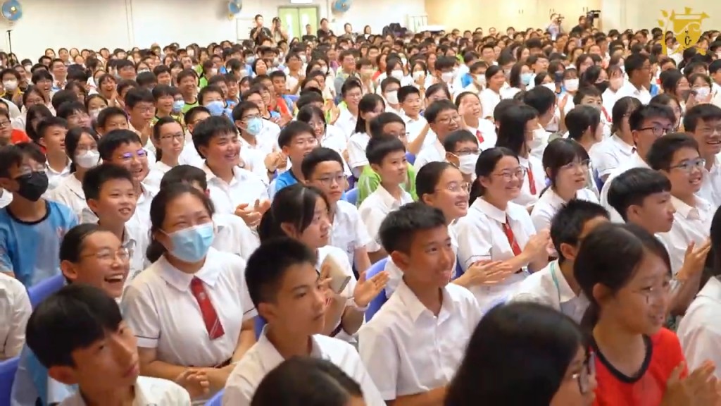 一向热心社会议题的香港演艺人协会会长古天乐，趁新学年开始宣布演协重启School Tour，果然坐言起行！