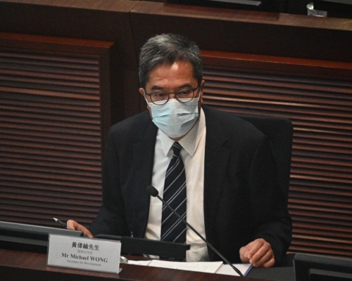 黃偉綸表示，現階段看不到政府未來會有需要在維港填海，以支持地產發展或賣地之用。