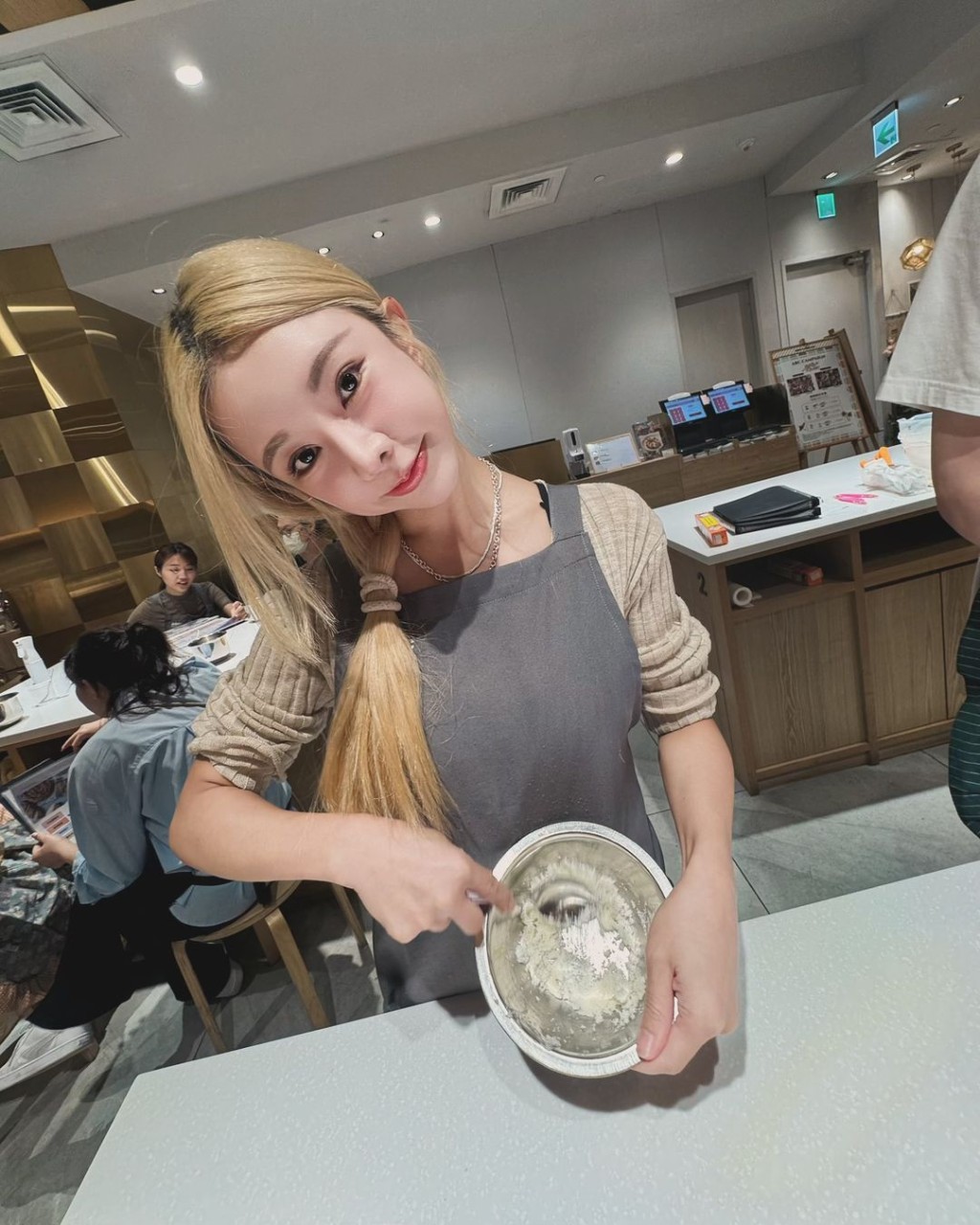 巫苡萱是台灣啦啦隊「樂天女孩」成員。 巫苡萱是台灣啦啦隊「樂天女孩」成員。