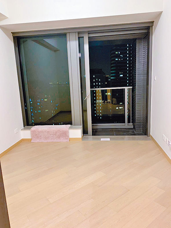 單位開拍價640萬,呎價28444元。
