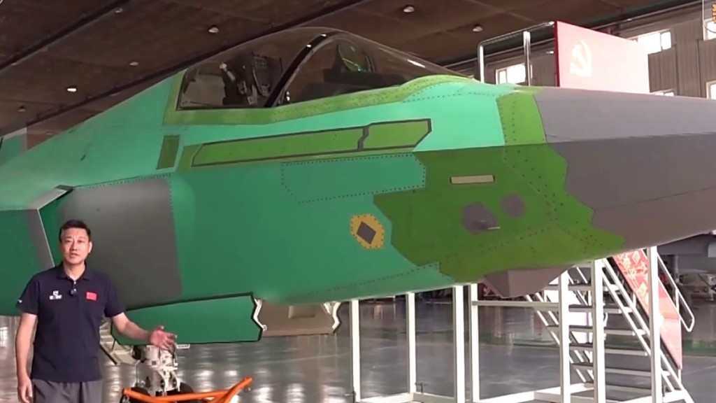 隱形戰鬥機殲-35A採用總體氣動隱身一體化的設計。央視「空天逐夢」