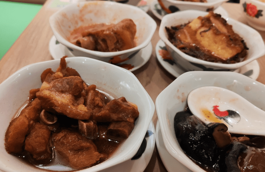 餐厅食物售价虽便宜，餐点分量却符合营养师推介每餐的食物摄取量，无味精及无化学调味料