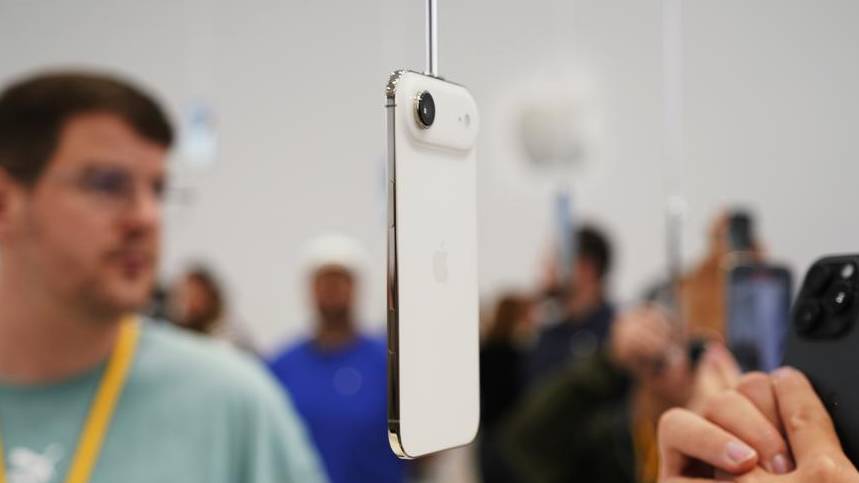 iPhone Air內地延期發售,未能與今年的另外三款iPhone同步發售。 新華社 iPhone Air內地延期發售,未能與今年的另外三款iPhone同步發售。 新華社