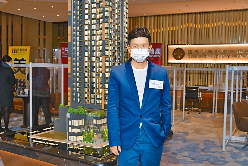 恒基林達民表示,長沙灣映築錄約236票,超額逾2.4倍。