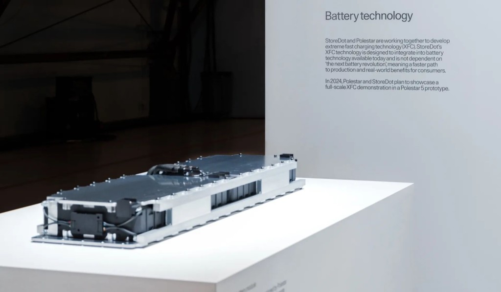 除了電動車，廠方還展出StoreDot開發的半固態電池。