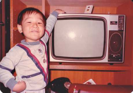 柳俊江于香港出生，却在1、2岁时被家人送到居于汕头的亲戚照顾。（东周刊图片）