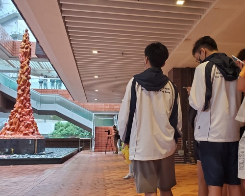 港大要求移走「國殤之柱」時限屆滿後,校方未見有即時採取行動。
