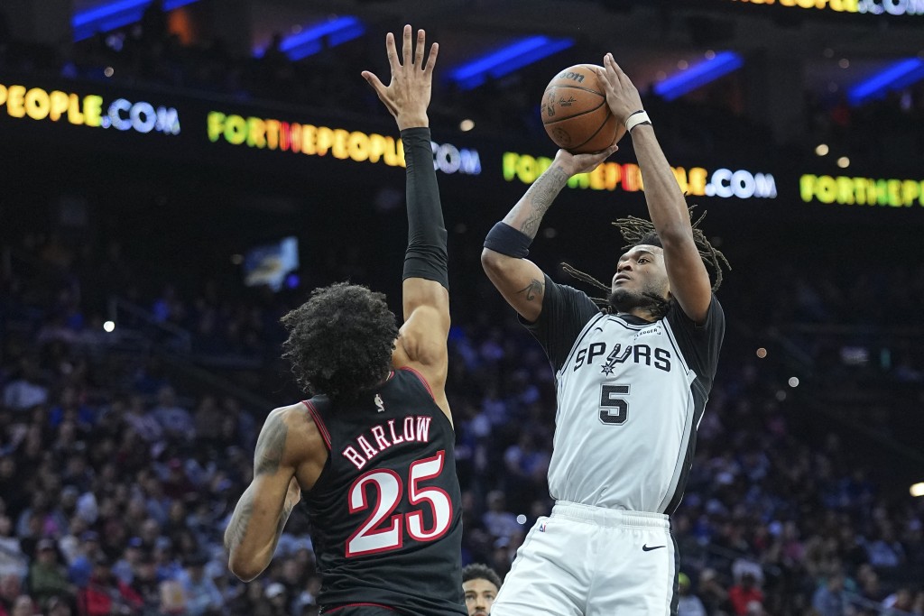 马刺作客以131-91狂胜阵容残缺的76人强势反弹。法新社