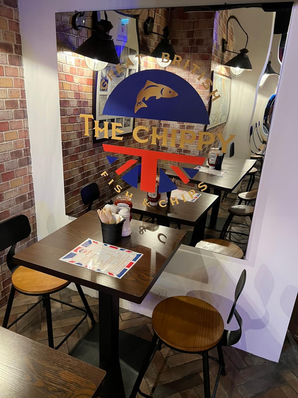 The Chippy銅鑼灣旗艦店，將英式文化融入在每一角，讓人有如置身於英國本地。 