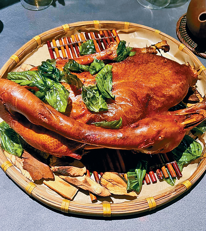 樟木煙燻黑腳鵝