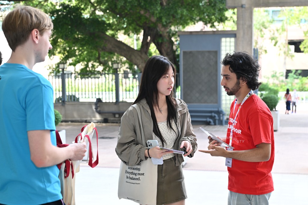 嶺大舉行資訊日,吸引學生到場了解入學資訊。嶺大提供 嶺大舉行資訊日,吸引學生到場了解入學資訊。嶺大提供