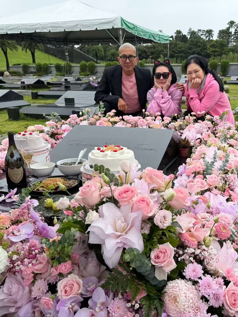 具俊曄與S媽面容憔悴。 具俊曄與S媽面容憔悴。