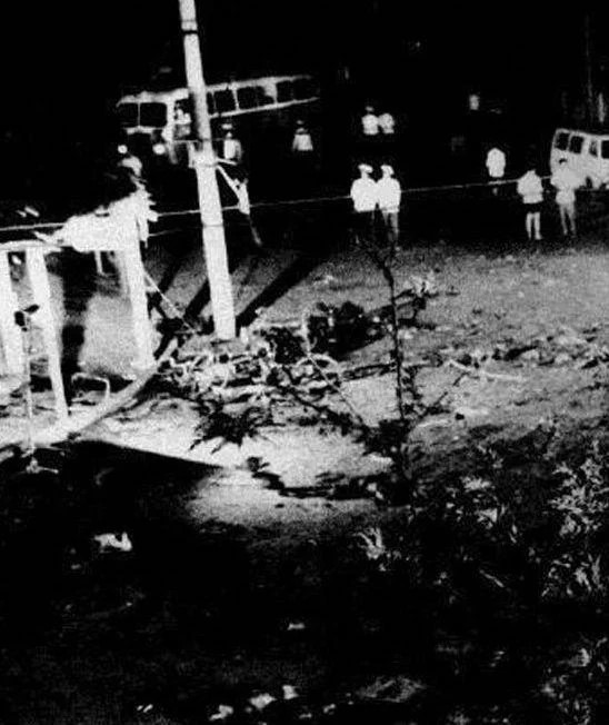 爆炸案後,人體殘肢飛出數十米外。每日頭條@罪案調查六組 爆炸案後,人體殘肢飛出數十米外。每日頭條@罪案調查六組