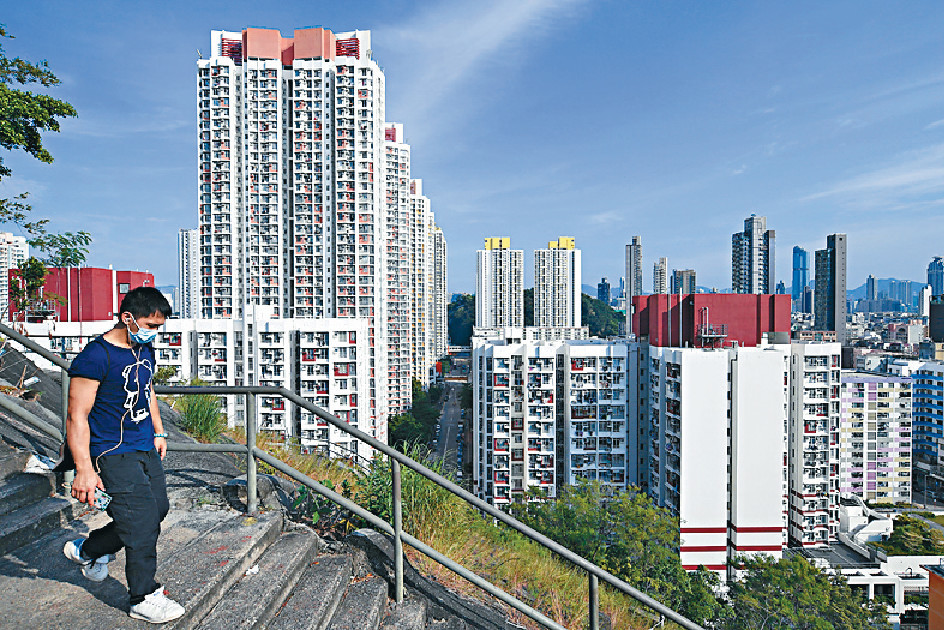■專家及業界認為,公屋之所以「甩轆」,不外乎土地問題及營運資金不足。