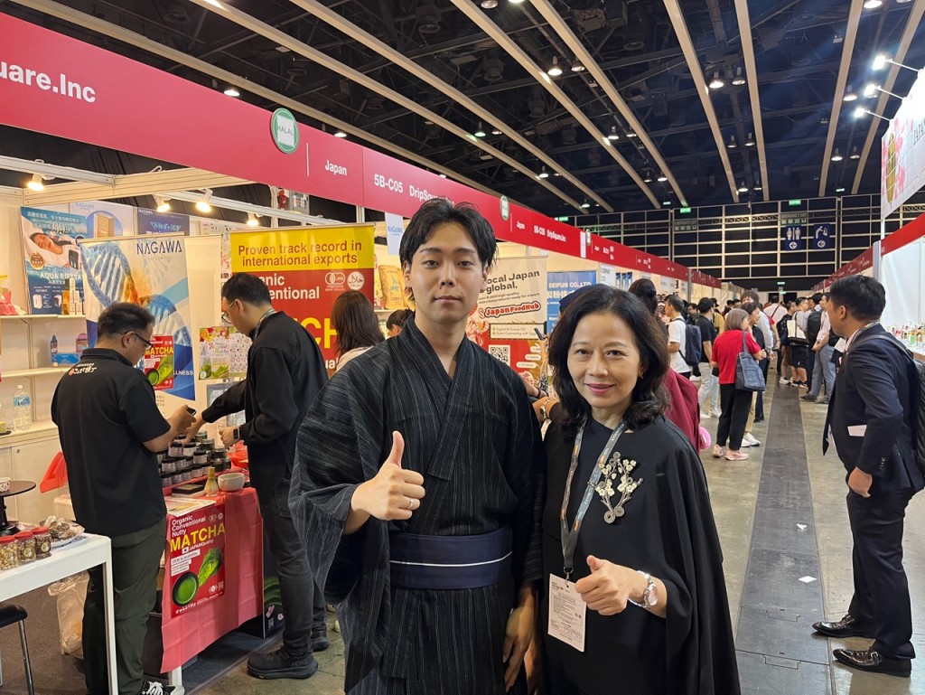 「日本大健康」策展人橫田英里（左）與Wasabi Creation創辦人尹美玉（右）。