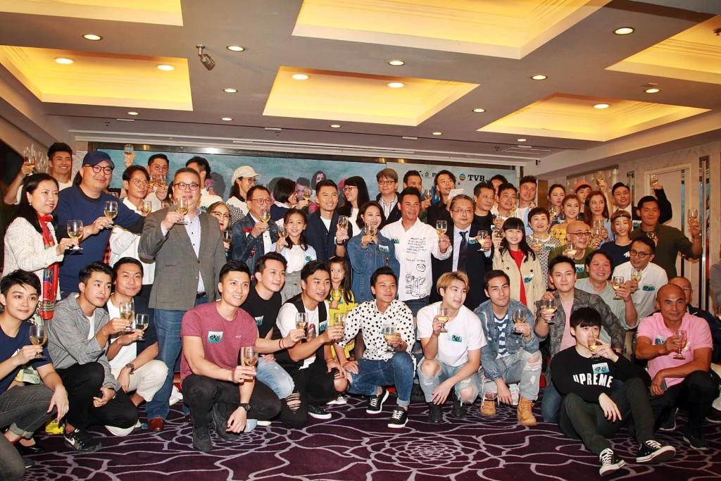 一眾台前幕後出席《鐵探》結局飯聚。