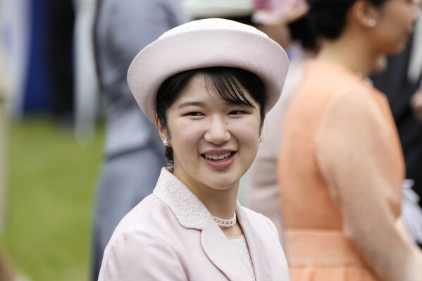 愛子近年在外交與公務活動中展現沉着、優雅，贏得高度支持。美聯社