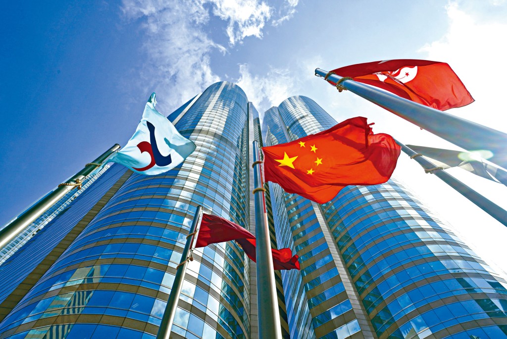 ■恒指季檢揭盅，阿里巴巴、小米及同股同權的藥明生物順利「染藍」。