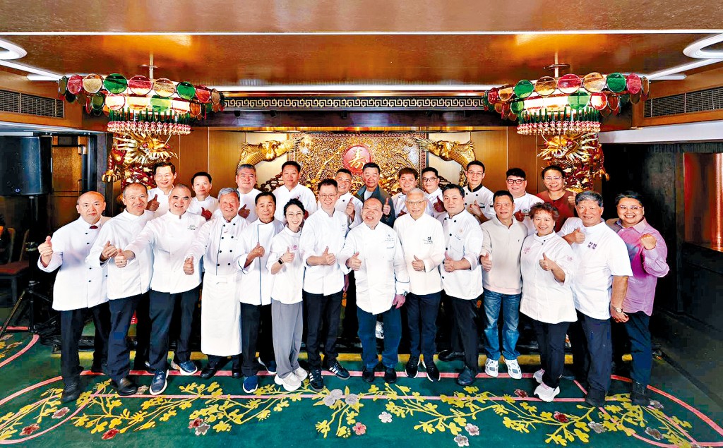 20多位師傅和名人合力打造「懷舊粵菜當年情慈善晚宴」。