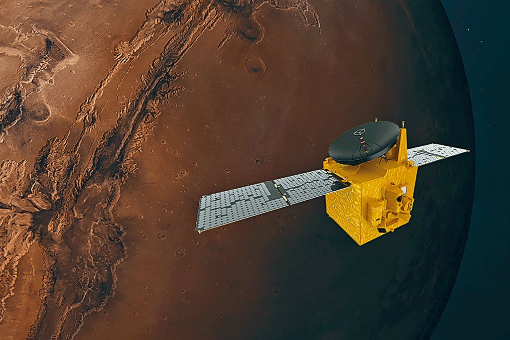■阿联酋火星探测器「希望号」飞向火星的构想图。