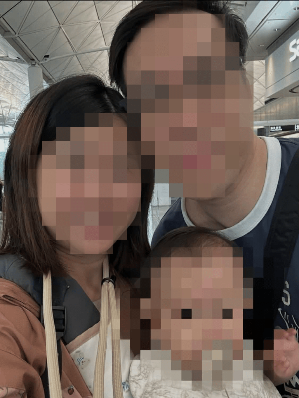 一名香港母親分享帶同初次搭飛機的幼嬰前往日本福岡旅遊,惟嬰兒在出發登機前已出現低燒及不適,家人卻依然決定如期出發。 一名香港母親分享帶同初次搭飛機的幼嬰前往日本福岡旅遊,惟嬰兒在出發登機前已出現低燒及不適,家人卻依然決定如期出發。