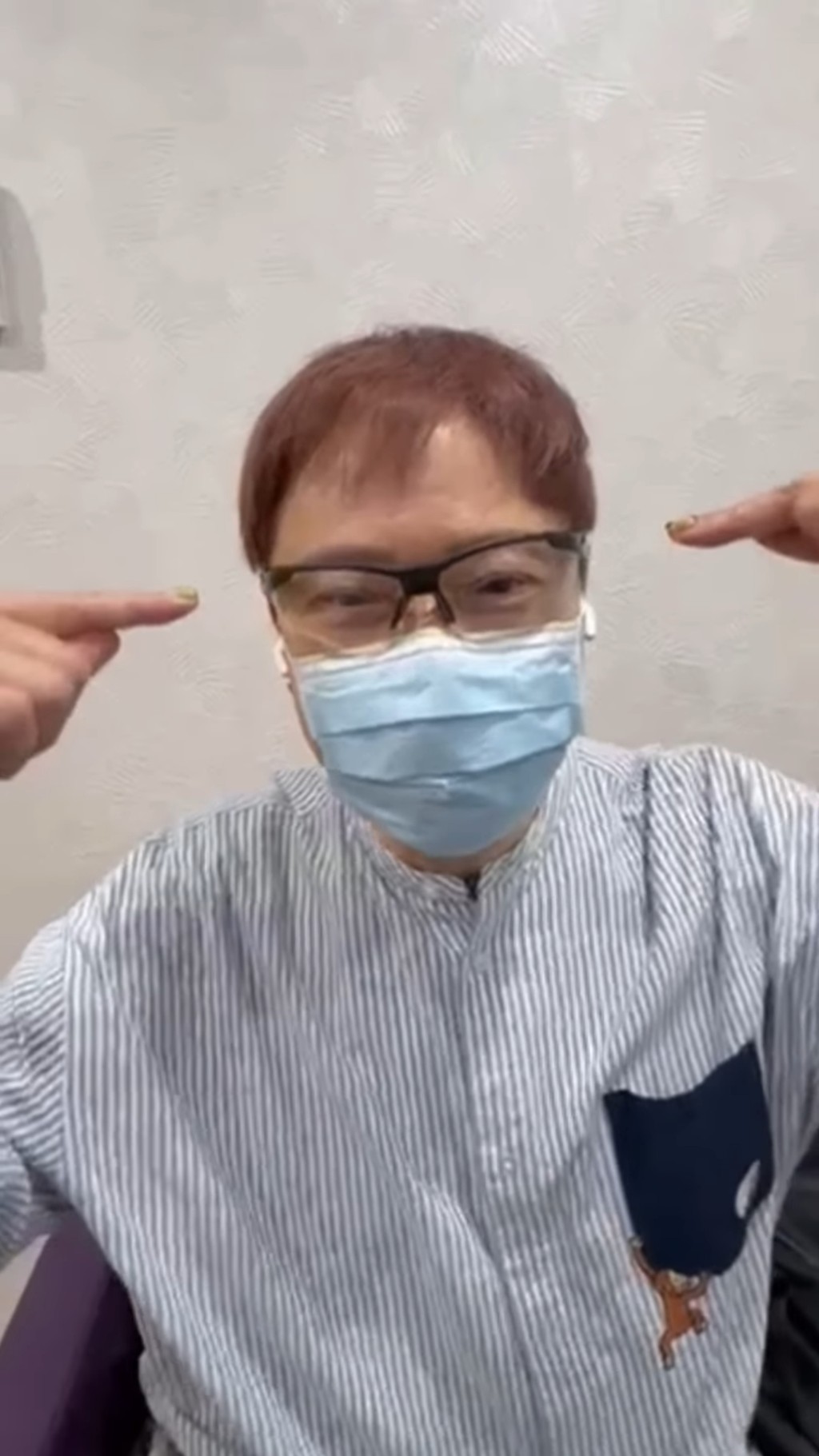陳志雲看來非常輕鬆,完成手術後亦有報平安。 陳志雲看來非常輕鬆,完成手術後亦有報平安。