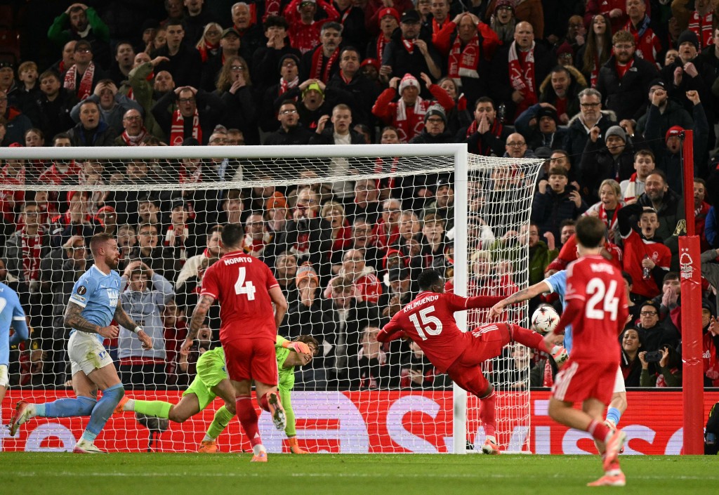 卡利梅安度為森林射成2:0。法新社 卡利梅安度為森林射成2:0。法新社