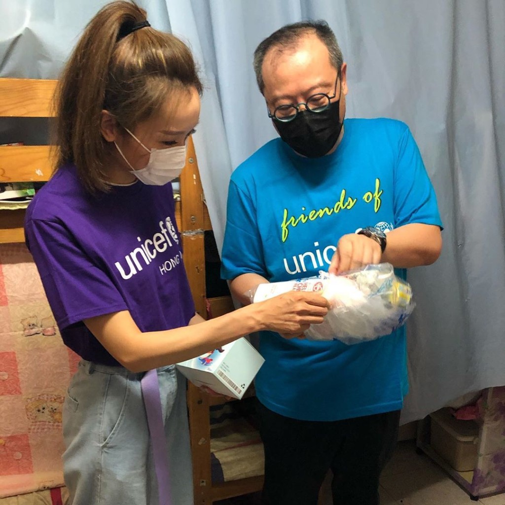Ali又派防疫用品給他們。