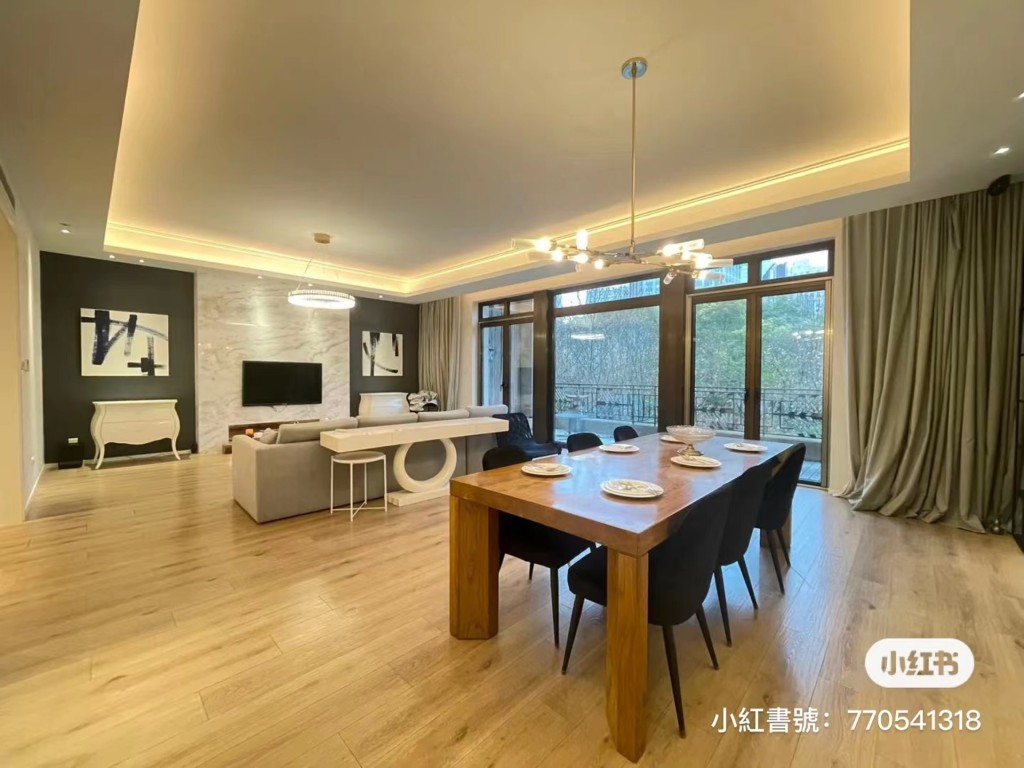 早前有地产经纪在网上放租蔡少芬租住的上海豪宅。