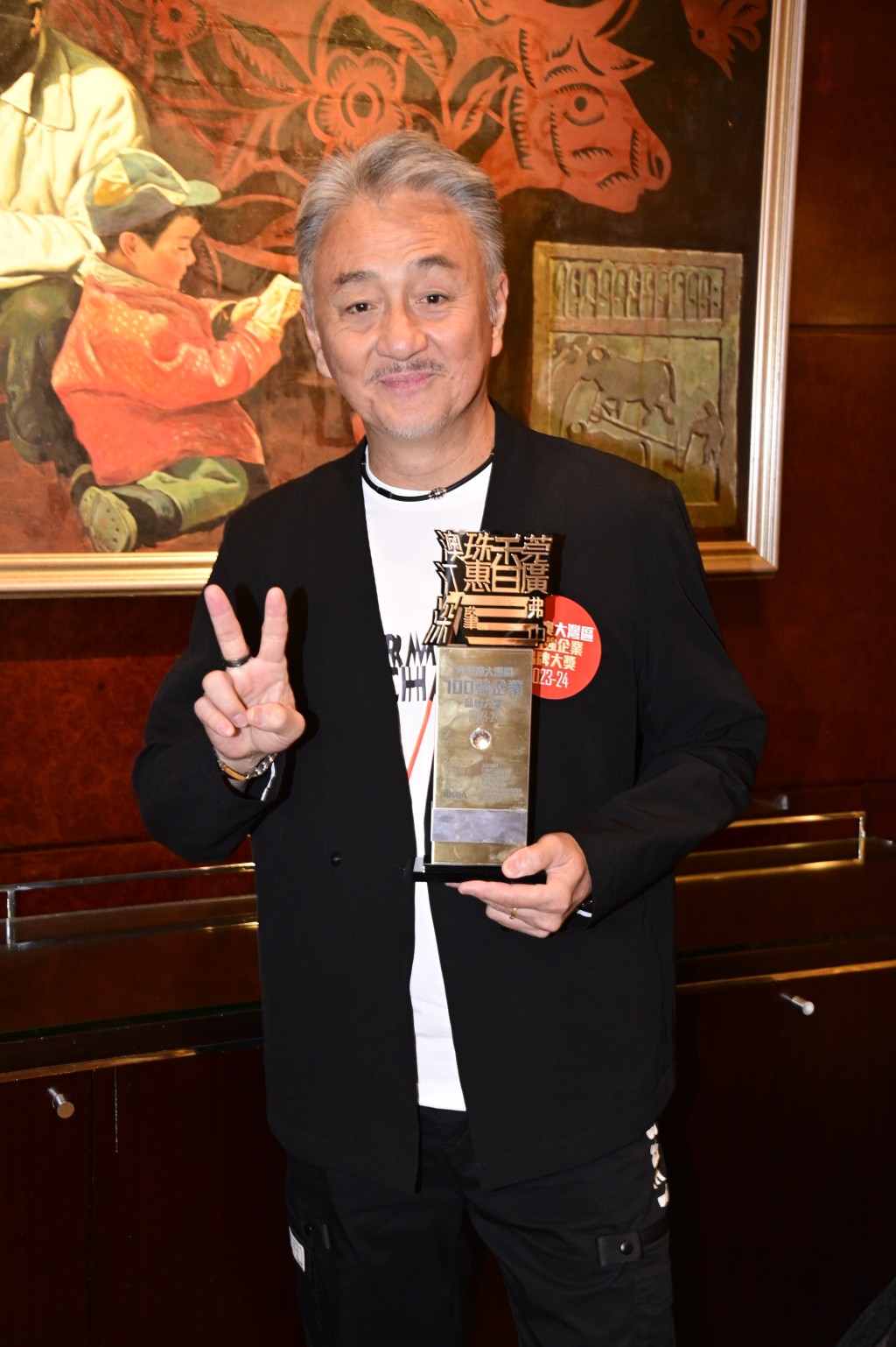 吴岱融得到「出色演艺人」奬。