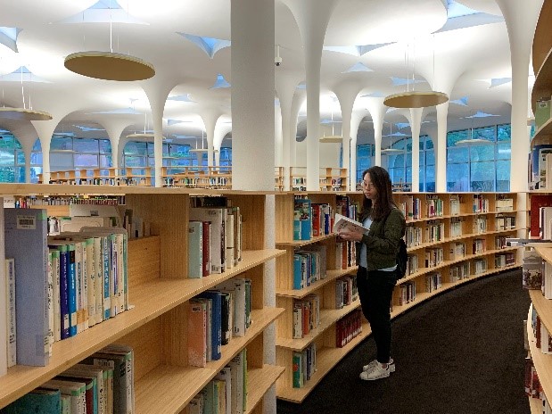 廖蘊思-在修讀建築碩士時曾到台灣中原大學作交換生,增廣見聞。兩人均在王董建築師有限公司實習,負責香港的大型住宅及醫院項目。