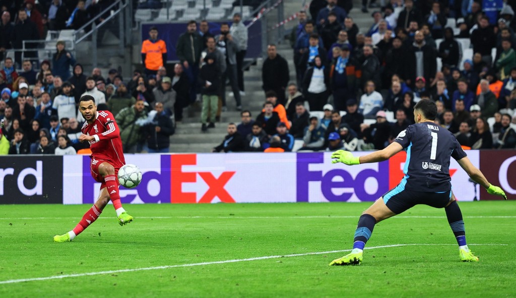 加普後備上陣埋齋。路透社