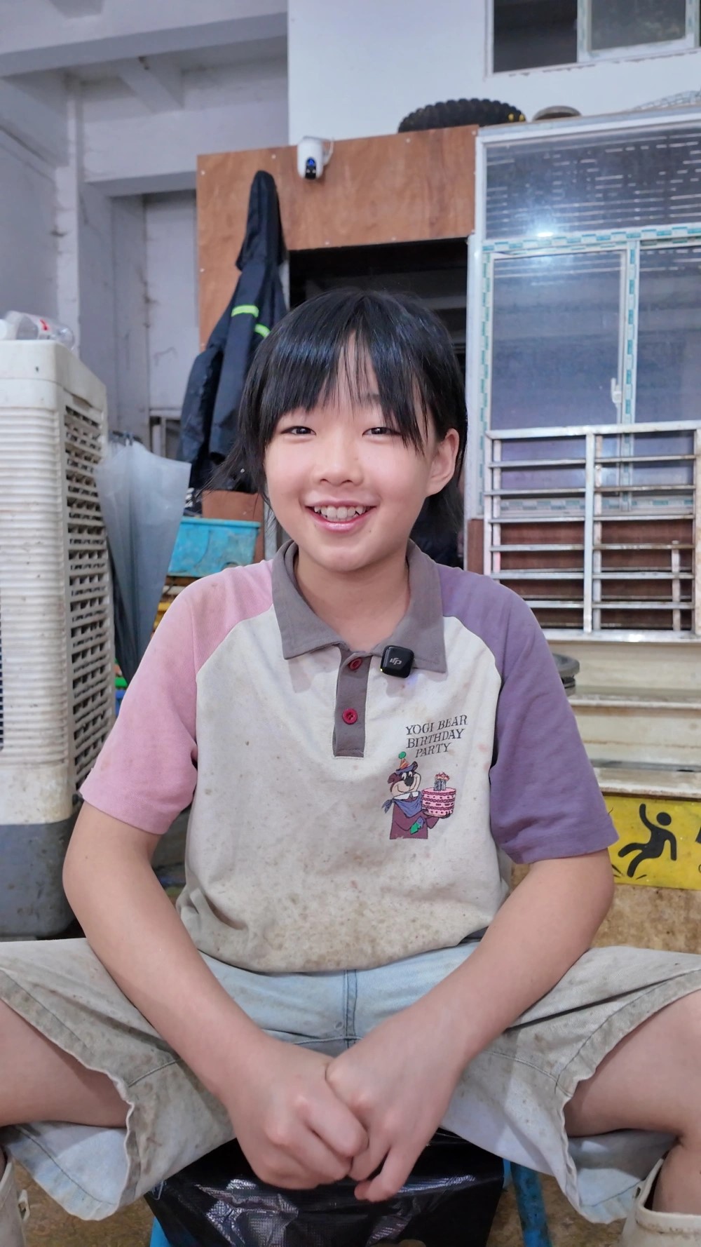 11歲顧家女孩洪琛利落的劏魚手法在網上爆紅。瀟湘晨報