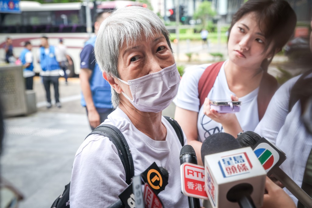 宏志阁居民潘太尚未出售单位。叶伟豪摄 宏志阁居民潘太尚未出售单位。叶伟豪摄