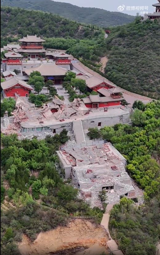 坍塌的太山博物館建築。