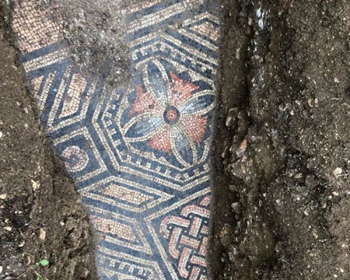意大利古羅馬馬賽克地板出土。 Comune di Negrar di Valpolicella facebook 圖片
