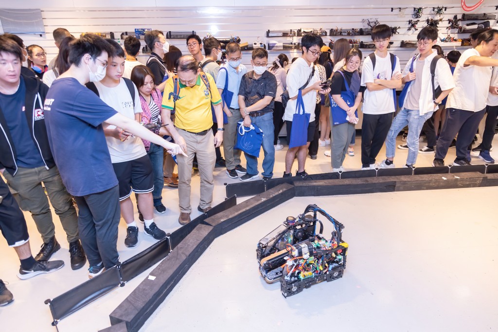科大是香港最早於教學上應用生成式人工智能（GenAI）的教育機構。科大提供