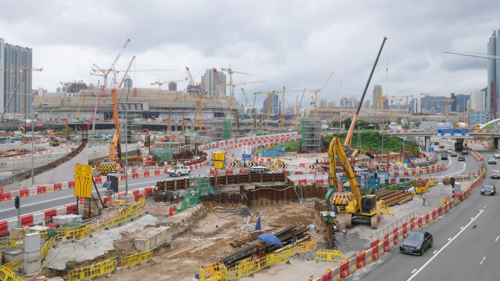 啟德體育園因應鋼材短缺致建屋進度受阻。資料圖片