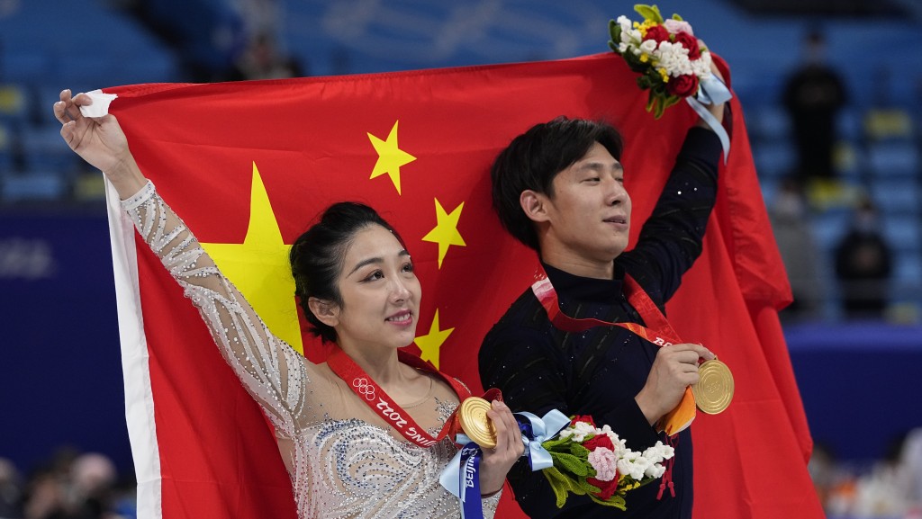 中國憑隋文靜、韓聰摘金壓倒美國。Reuters