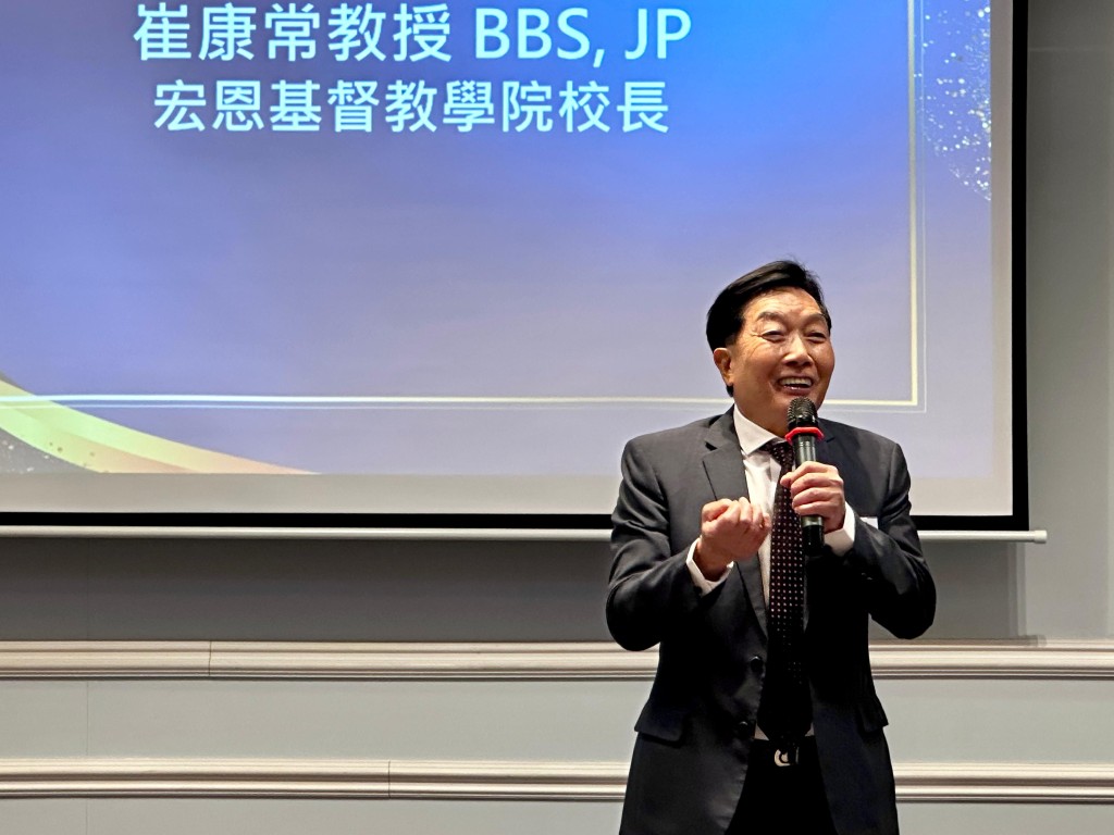 崔康常指,已決議每年投入500萬元經費,租用位於美孚約2萬平方呎的新校舍,今年9月將正式啟用。 崔康常指,已決議每年投入500萬元經費,租用位於美孚約2萬平方呎的新校舍,今年9月將正式啟用。