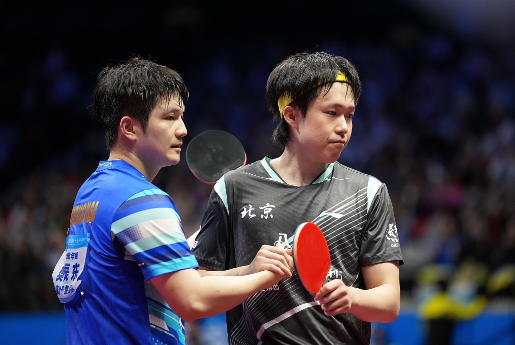 球迷寄望樊振東（左）回歸與王楚欽（右）合作領軍國家隊。新華社