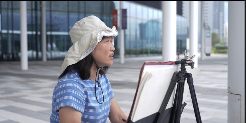 市民蕭小姐認為作品融合傳統與現代元素,設計富現代感,對香港而言極具代表性。 市民蕭小姐認為作品融合傳統與現代元素,設計富現代感,對香港而言極具代表性。