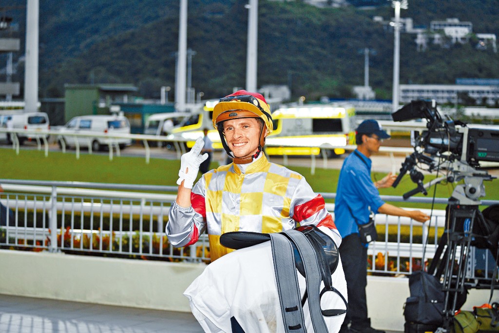 希威森今日在祖家南非的馬季煞科日客串，事前做足準備。
