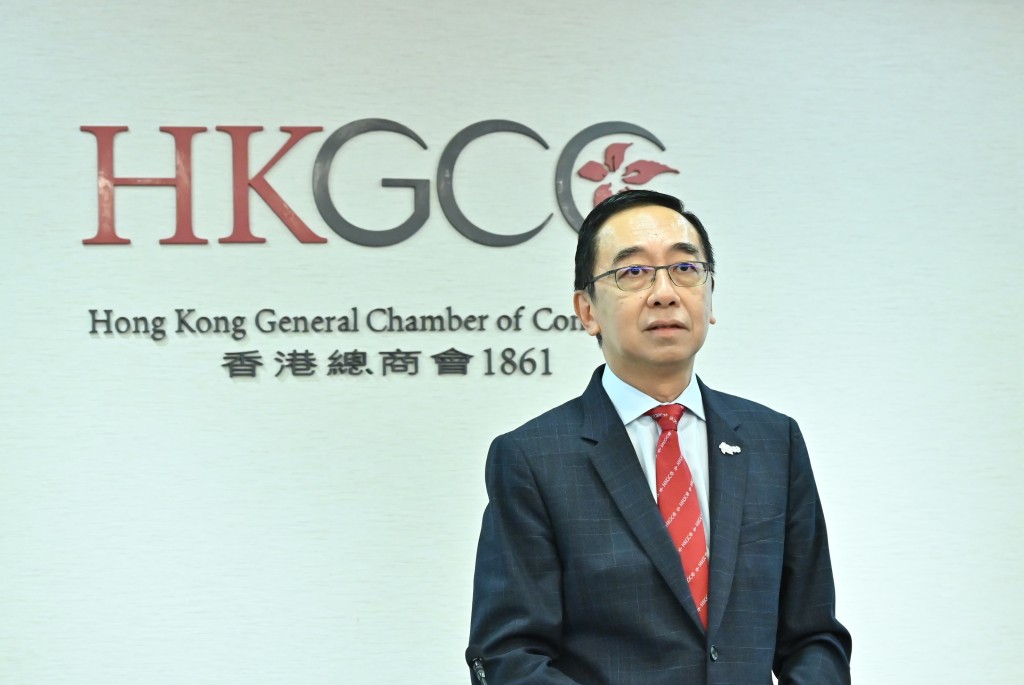    香港总商会上调今年本港全年经济预测，由原先估计的3.8%，上调至4.2%。黄颂伟摄