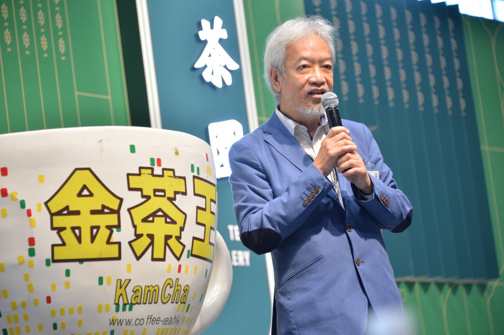 港餐饮联业协会会长黄家和称，公众在股票巿场上获利，令巿民购物更疏爽。资料图片