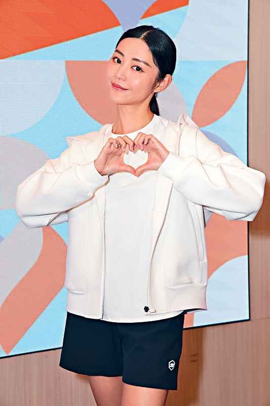 卫诗雅透露新年可能都未能在港。