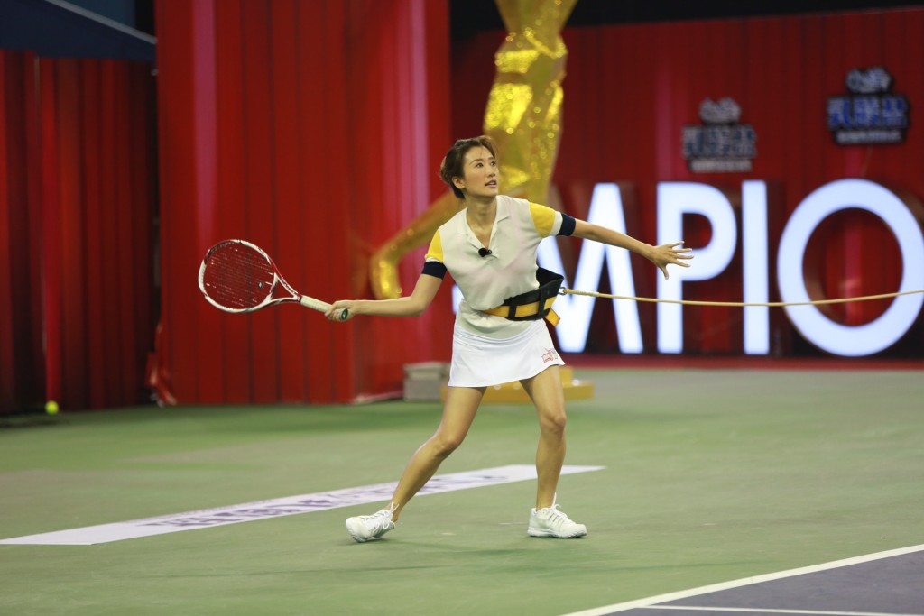 除了努力学厨艺外，热爱运动的谢婷婷自幼已是网球健将。